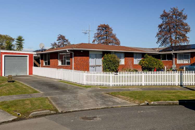 26 Westmere Place Takaro_1