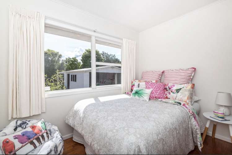 6 Gill Avenue Te Atatu Peninsula_13