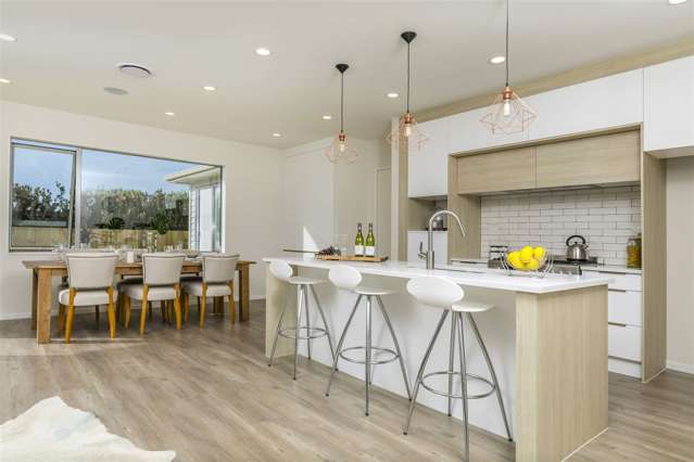 6 Sir Lincoln Drive Kumeu_1