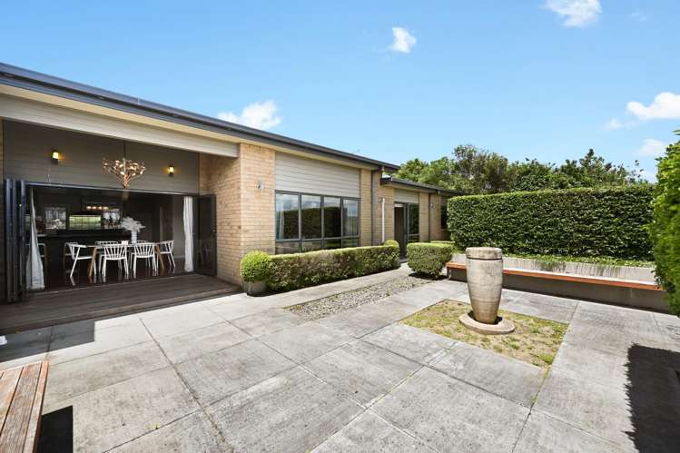 10 Farleigh Close Huntington_13