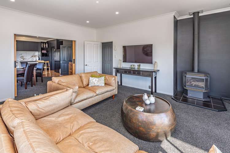 1 Shakespeare Road Bastia Hill_11