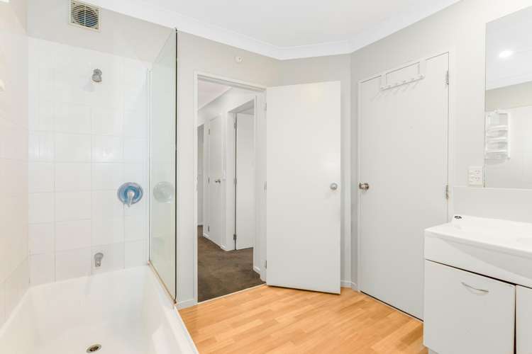 13 Birkhall Grove Strathmore Park_18