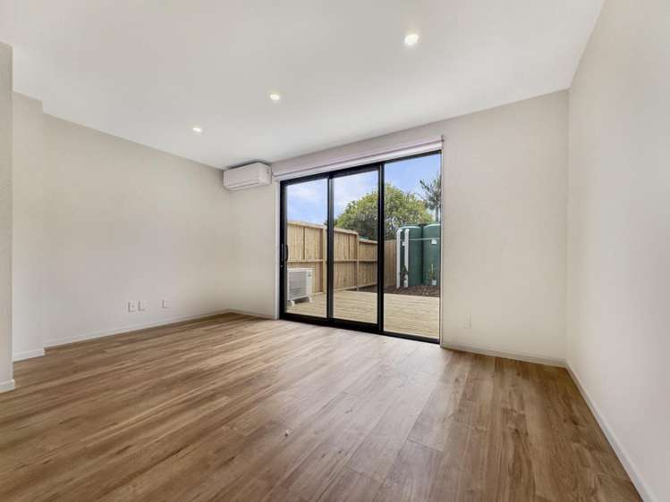 19D Pavola Grove 10878_3