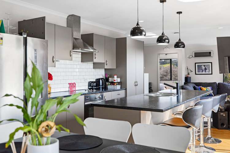 66 Village Park Drive Welcome Bay_12