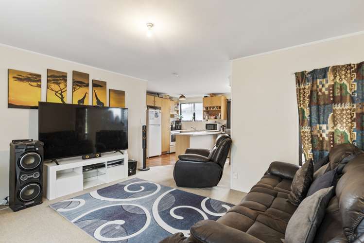 1/1 Ebenezer Way Clendon Park_8