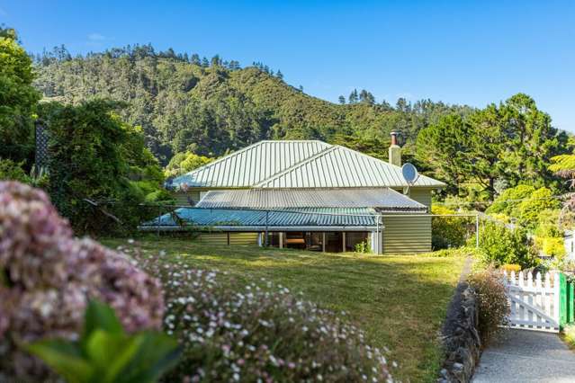 43 Moores Valley Road Wainuiomata_1