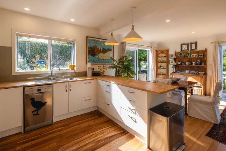 45 Tahatai Road Oneroa_48