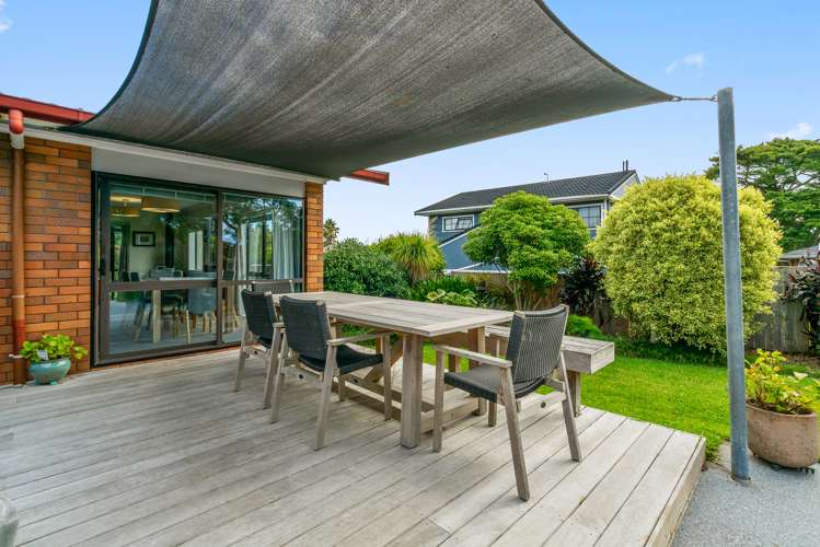 8 Kuripaka Crescent The Gardens_17