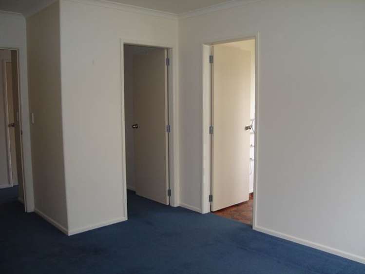 15 Nobleman Place Hamilton East_5