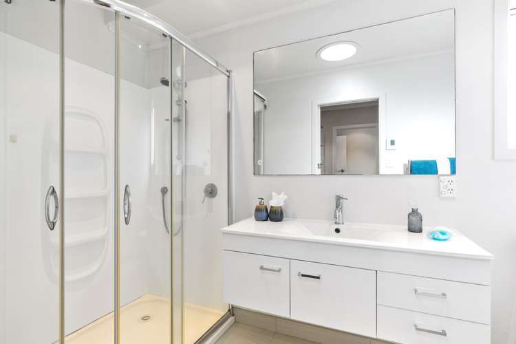 15 Miltonia Avenue Te Atatu South_10