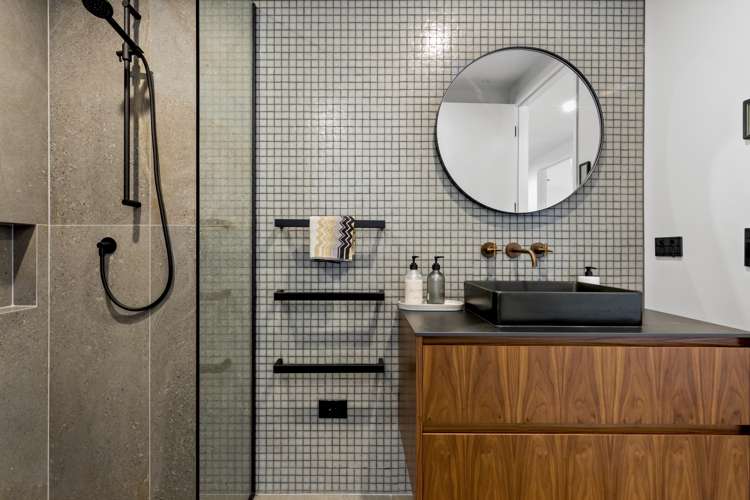 513 Peninsula Road Kelvin Heights_25