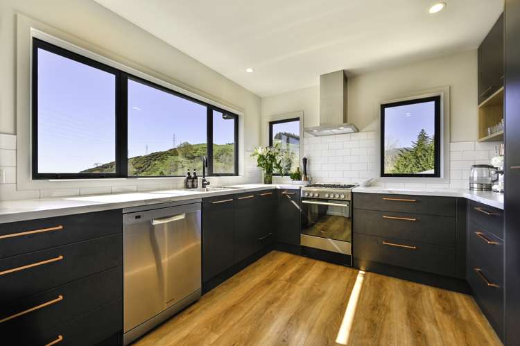 15 Woodford Lane Stoke_7