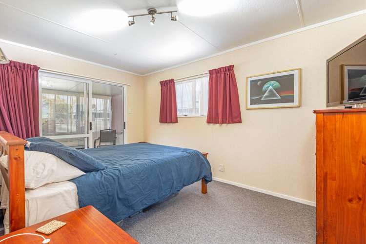 8 Hart Street Foxton Beach_12