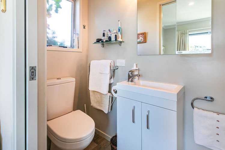 203b The Square Whangamata_16