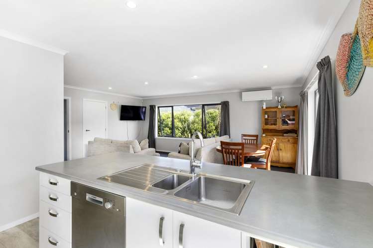 18 Grovedale Square Wainuiomata_5