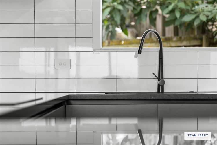 28 Fairchild Avenue Goodwood Heights_19