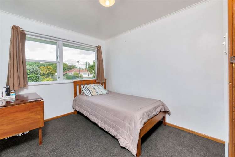 10 Crawford Avenue Mangere Bridge_12