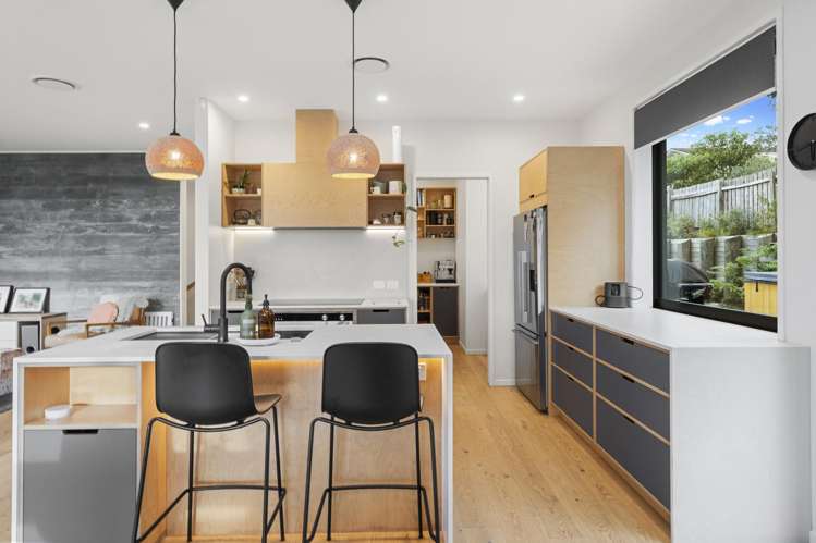 16 Arataki Views Way Glen Eden_13