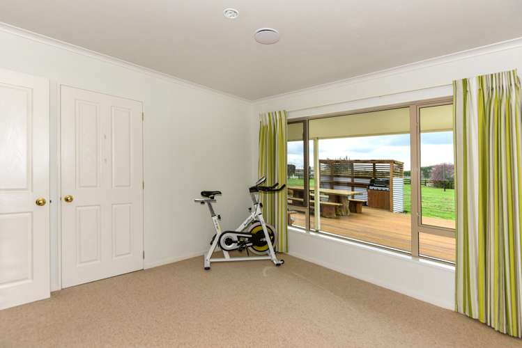 776 Courtenay Road Darfield_25