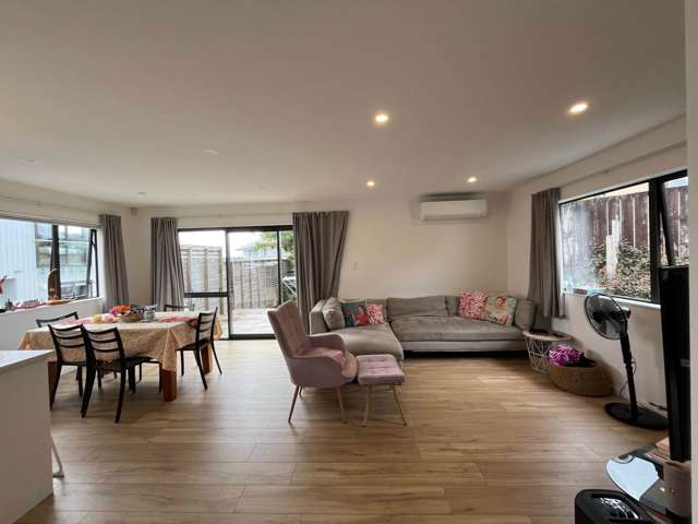 12A Kelwyn Road Kelston_4