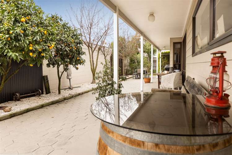 2 Bank Street Springlands_13