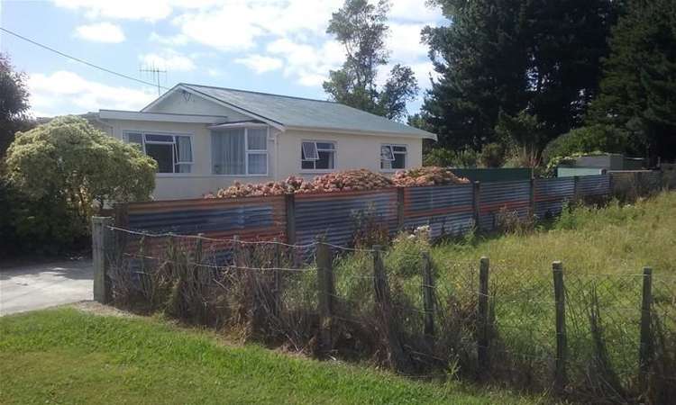 17 Ihupuku Street Waitotara_15