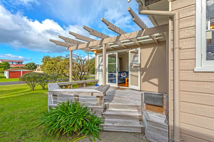 215 Beverley Terrace Whangamata_18