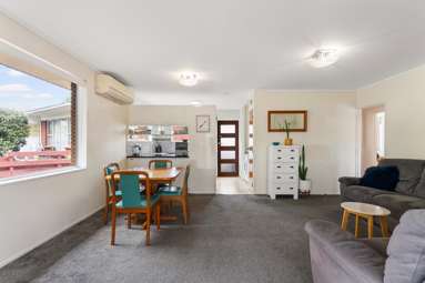 1/6 Pettit Place_2