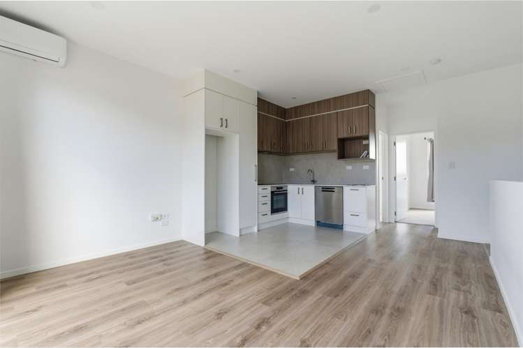 8/233 Great North Road Henderson_6