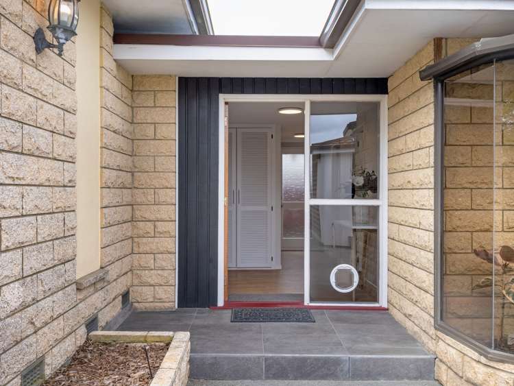 49 Yellowstone Crescent Burwood_3