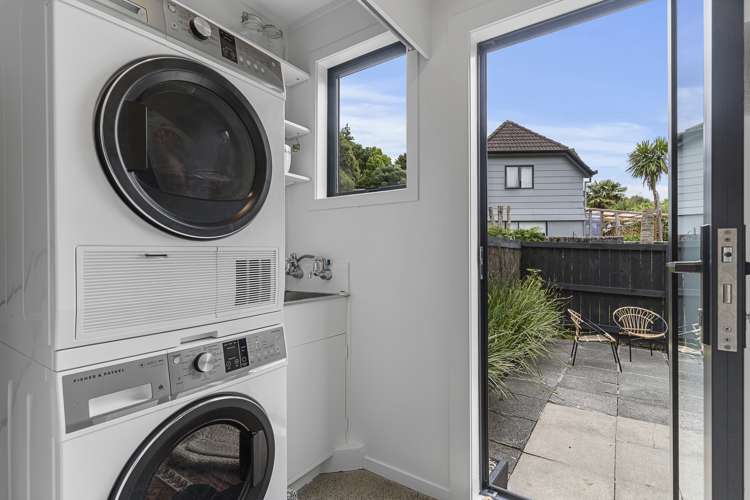 1/2 Telstar Place Beach Haven_10