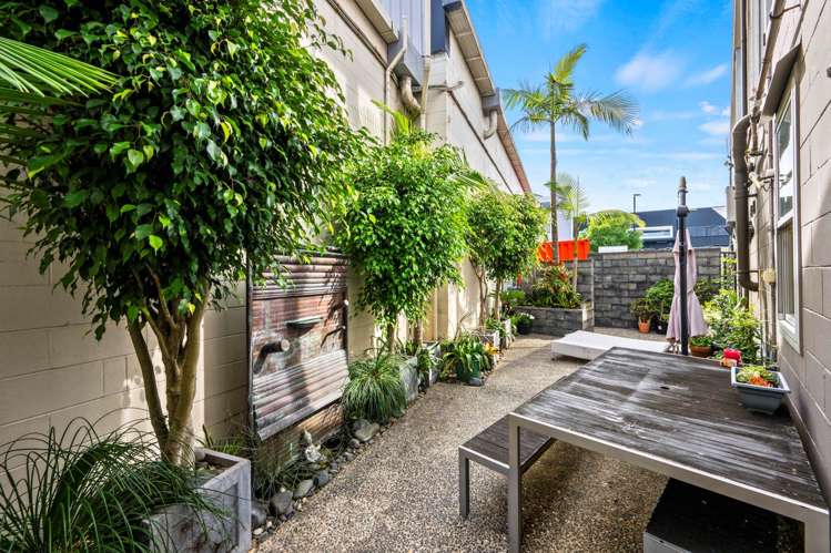 Unit 1/2 Gordon Road Morningside_7