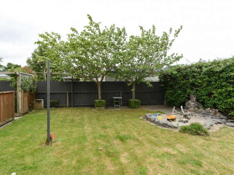 708 Murdoch Road East Akina_22