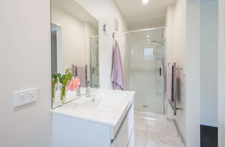 4 Kingfisher Lane Stoke_19