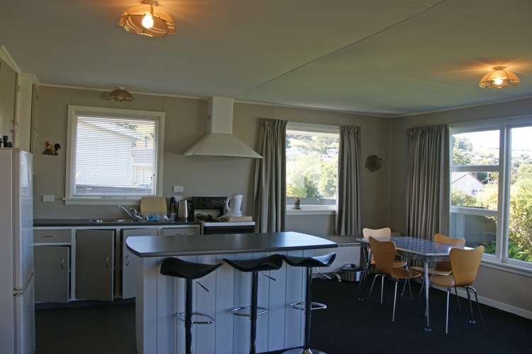 2 Pipers Valley Road Duvauchelle_4