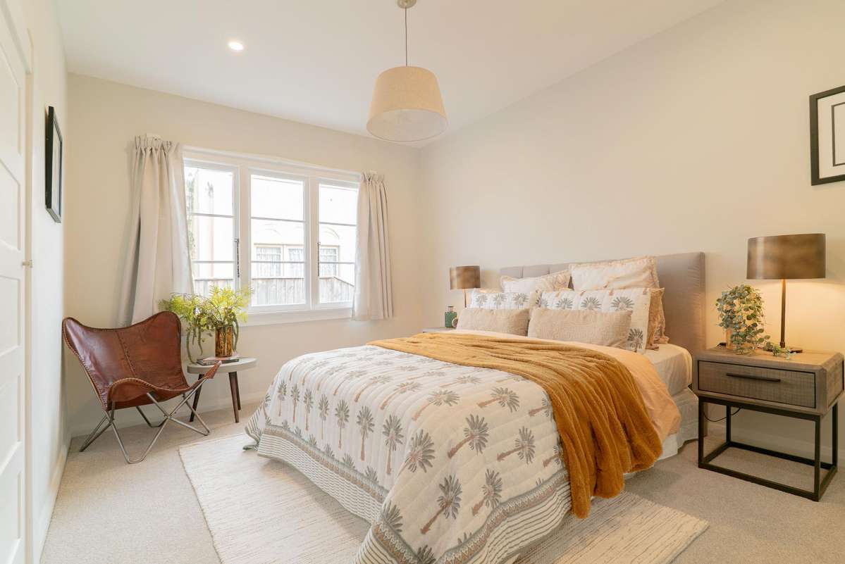 927 Nelson Street North_3
