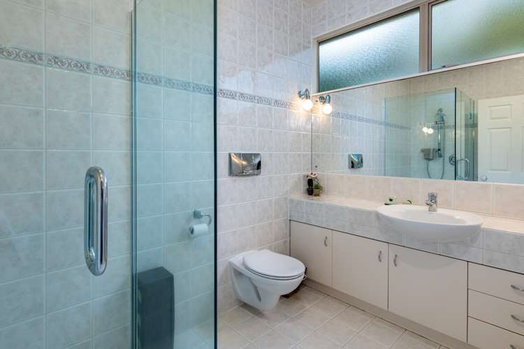 3/284 Lake Road Hauraki_19