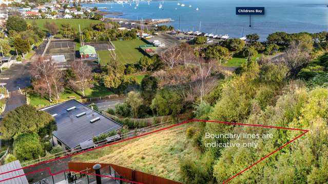 Prime section in the heart of Akaroa