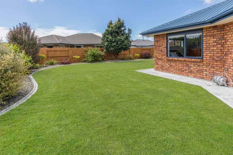 5 Meridian Grove Kelvin Grove_16