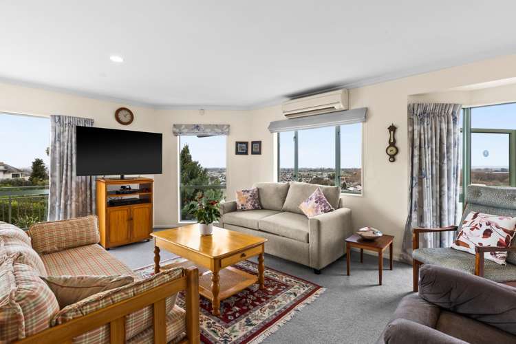 2/89 Churchill Drive Taradale_9