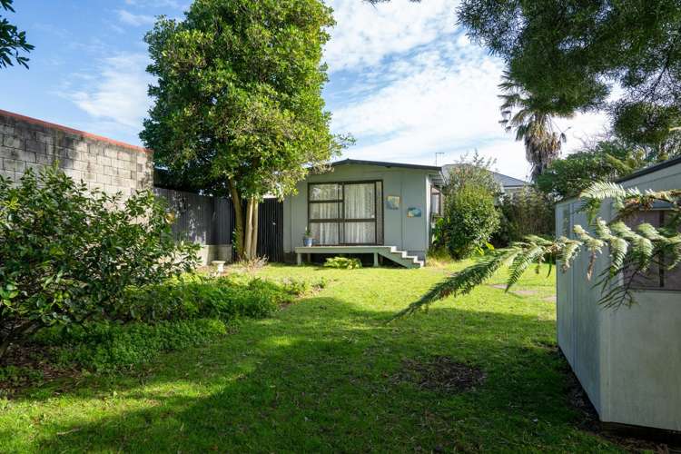 10 Campbell Street Leamington_20