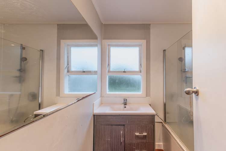 272 Fox Street Hamilton East_10