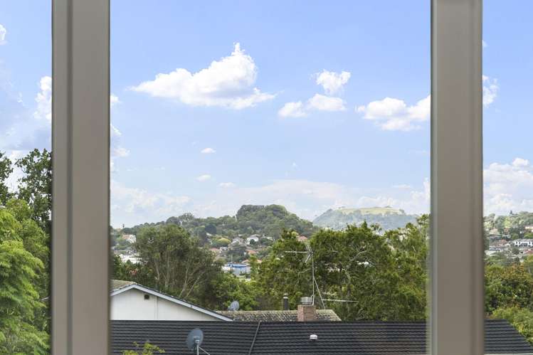 102A Oakdale Road Hillsborough_11