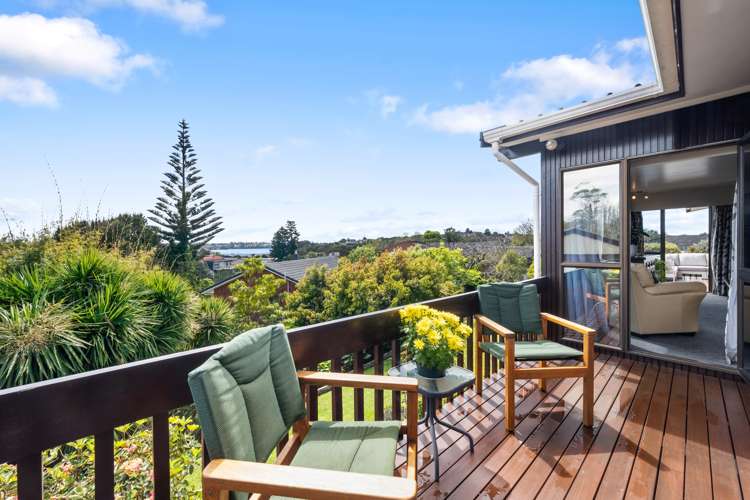 8 Estelle Place Farm Cove_13