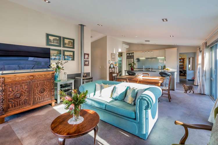 8 Barrett Drive Waikanae Beach_6