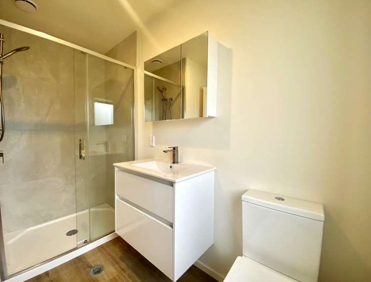2/11 Hulbert Street Linwood_8