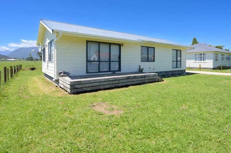 71 Waverley Street Karamea_30