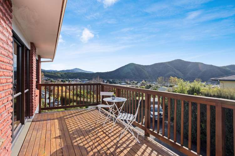 6 Moana View Road Waikawa_1