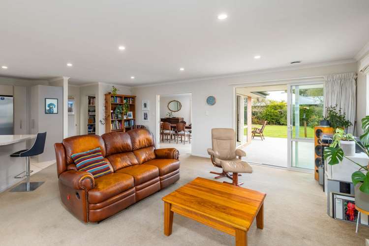 8 Napoleon Close Harewood_5