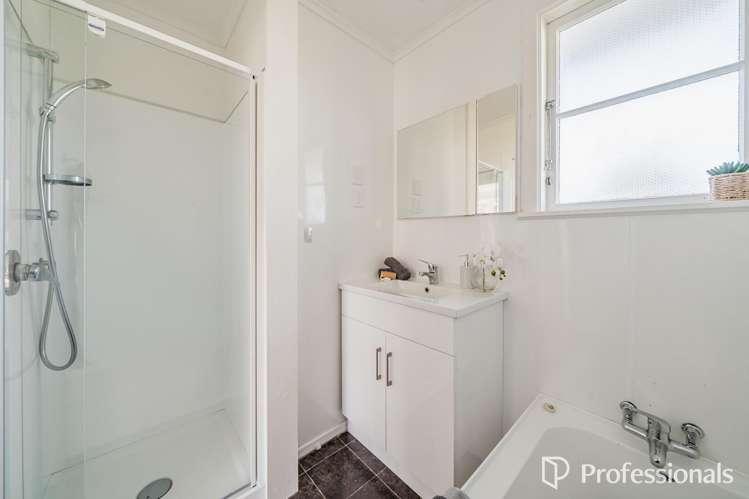 5 Holly Grove Maungaraki_12